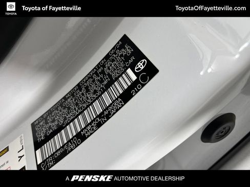 Used 2024 Toyota Prius XLE FWD image 24