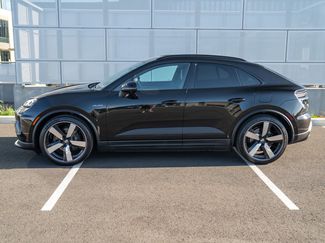 New 2026 Porsche Macan 4 Electric AWD/4WD video 2