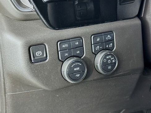 Used 2025 Chevrolet Silverado 1500 LT Trail Boss w/ Convenience Package II AWD/4WD image 10