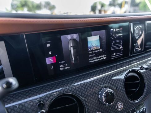 Certified 2025 Rolls-Royce Ghost Black Badge AWD/4WD image 35