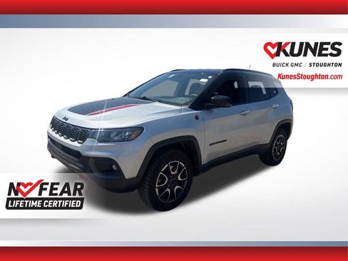 Used 2025 Jeep Compass Trailhawk AWD/4WD image 6
