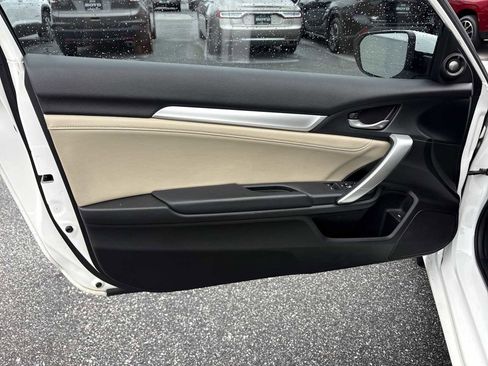 Used 2017 Honda Civic EX-L image 21
