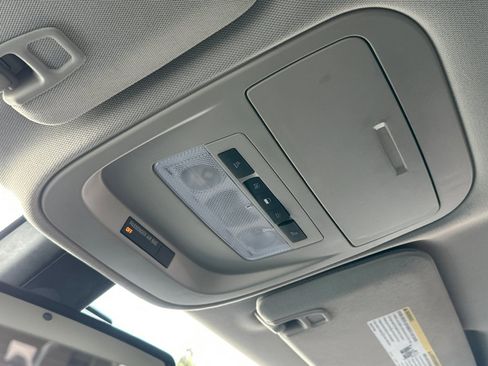 Used 2015 GMC Canyon SLT w/ Driver Alert Package image 23