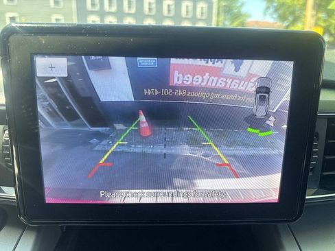Used 2020 Ford Explorer XLT w/ Equipment Group 202A AWD/4WD image 20