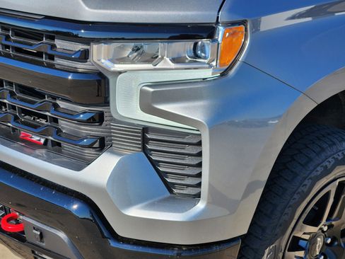 Used 2025 Chevrolet Silverado 1500 LT Trail Boss w/ Convenience Package II image 9
