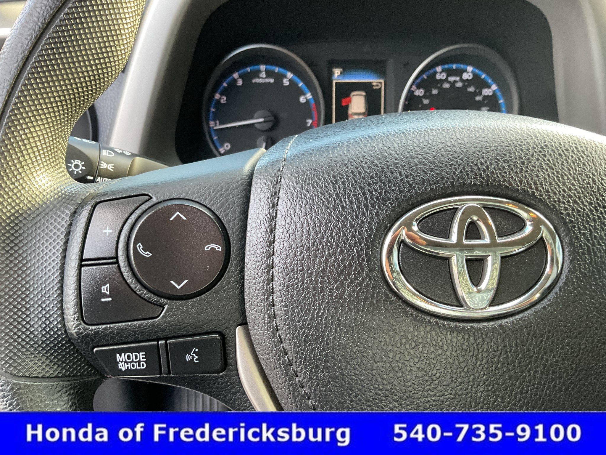 Used 2017 Toyota RAV4 LE AWD/4WD image 32
