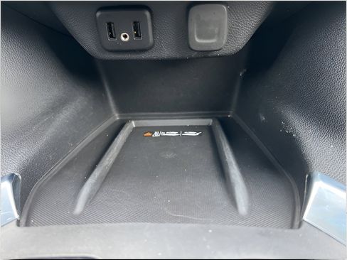 Used 2023 Chevrolet Traverse LT w/ Midnight/Sport Edition image 14