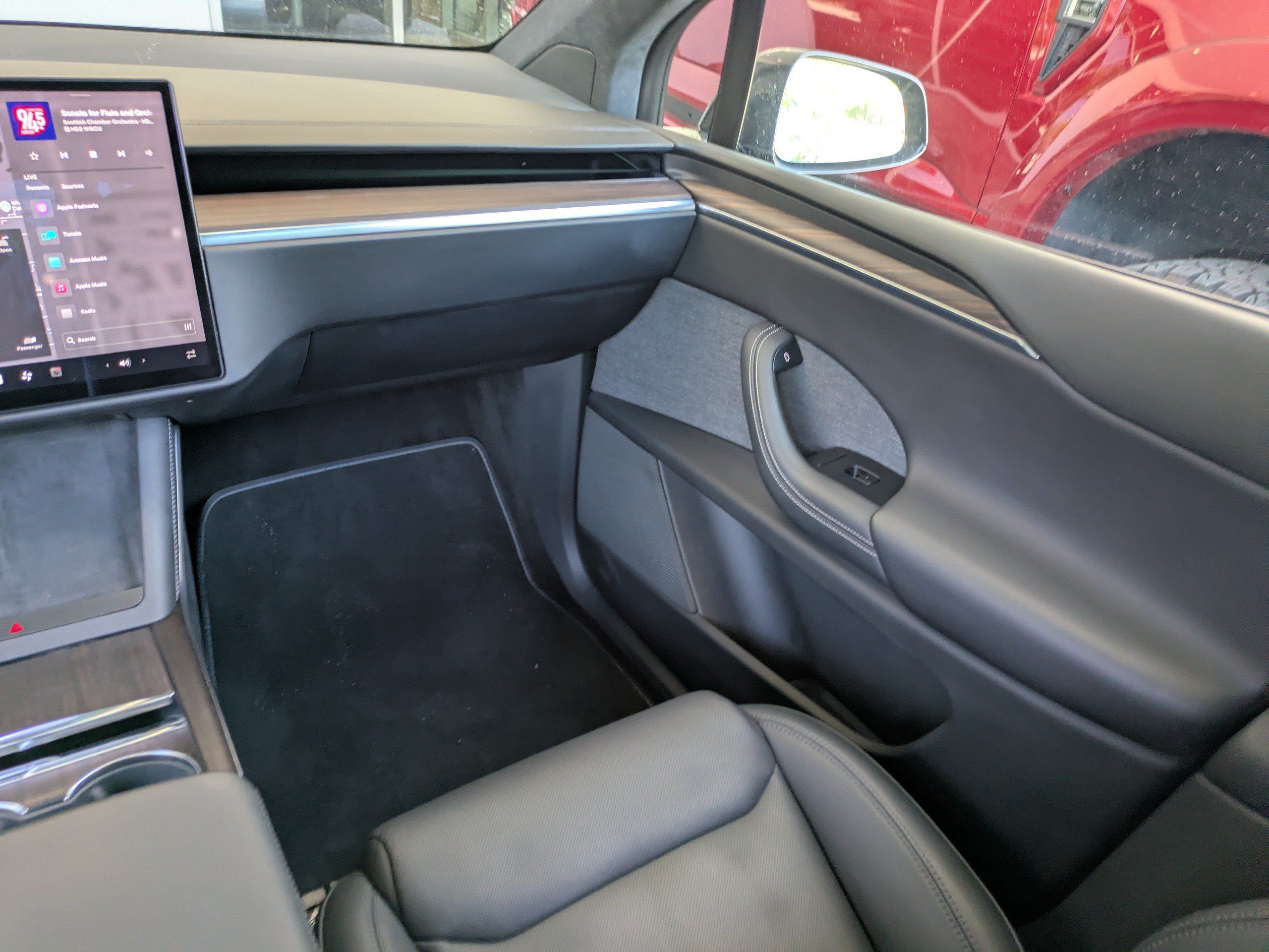 Used 2024 Tesla Model X AWD/4WD image 19