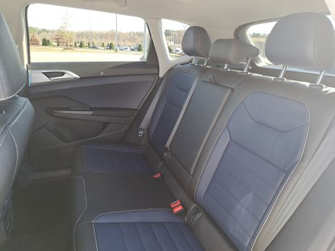 New 2026 Volkswagen Taos SEL image 13