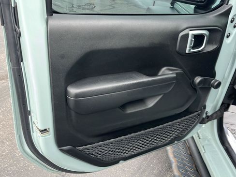 Used 2023 Jeep Wrangler Unlimited Sport AWD/4WD image 17