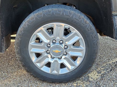 Used 2024 Chevrolet Silverado 3500 High Country w/ Technology Package image 5