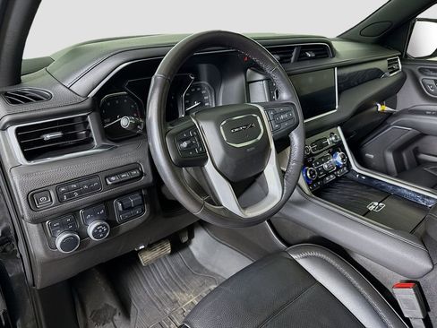 Used 2021 GMC Yukon Denali w/ Denali Premium Package image 9