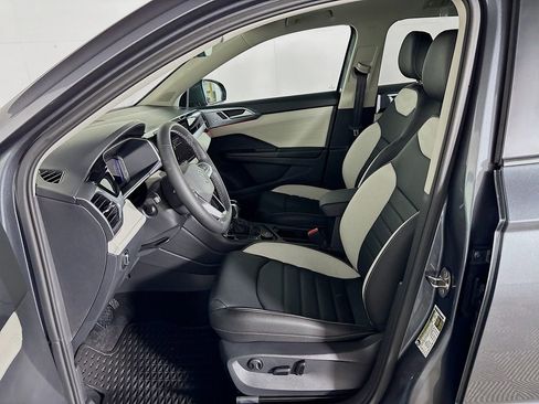 New 2025 Volkswagen Taos SEL image 11