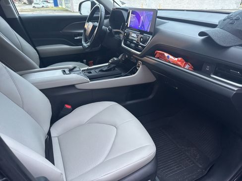 Used 2024 Toyota Grand Highlander XLE image 14