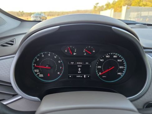 Used 2025 Chevrolet Malibu LT FWD image 16