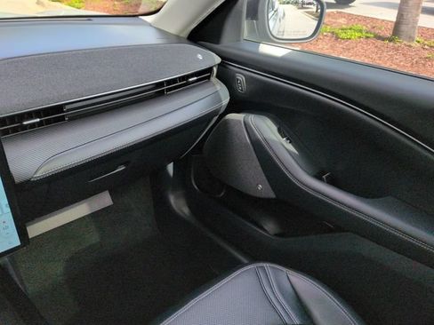 Used 2025 Ford Mustang Mach-E Premium RWD image 17