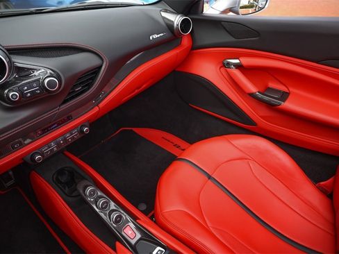 Certified 2022 Ferrari F8 Tributo image 33