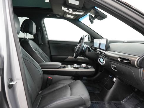 Used 2023 Genesis GV60 Advanced AWD/4WD image 13