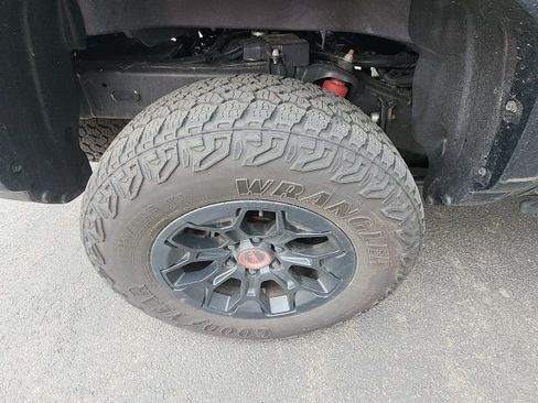 Used 2025 Toyota Tacoma TRD Pro image 12