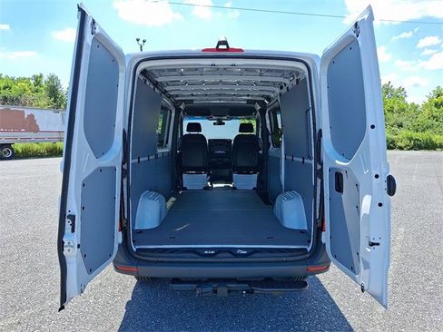 New 2025 Mercedes-Benz Sprinter 2500 image 9
