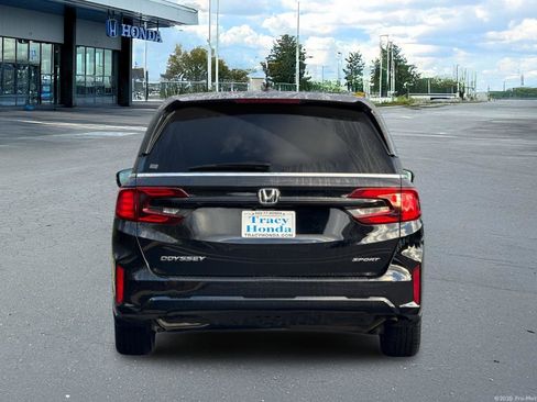 Certified 2025 Honda Odyssey Sport-L image 7