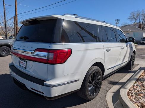 Used 2021 Lincoln Navigator L Reserve image 4