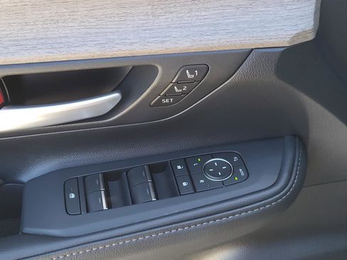 Used 2025 Toyota Grand Highlander AWD Hybrid image 21