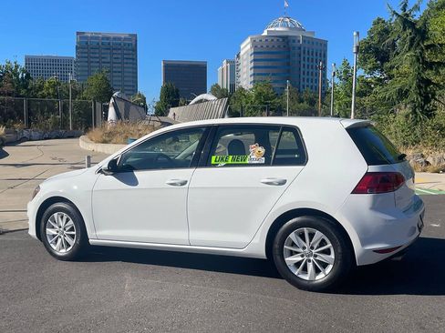 Used 2015 Volkswagen Golf S FWD image 9