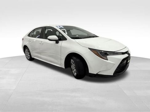 Used 2024 Toyota Corolla LE image 6