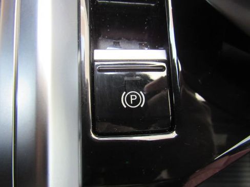 Used 2023 Audi e-tron S Premium Plus w/ Black Optic Package image 51