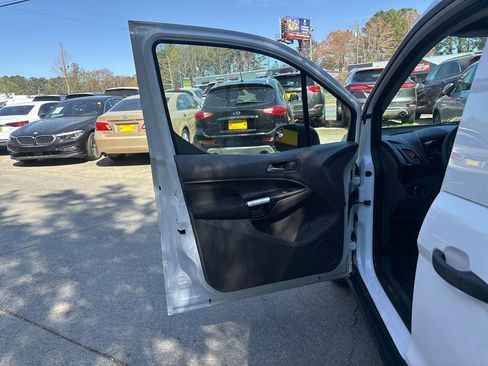 Used 2019 Ford Transit Connect XLT FWD image 8