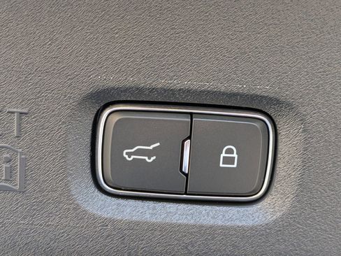 New 2025 Lincoln Navigator L Black Label image 16