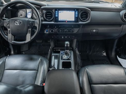 Used 2019 Toyota Tacoma TRD Sport image 27