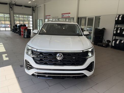 Used 2026 Volkswagen Atlas SEL Premium R-Line AWD/4WD image 2