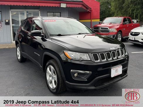 Used 2019 Jeep Compass Latitude w/ Popular Equipment Group AWD/4WD image 1