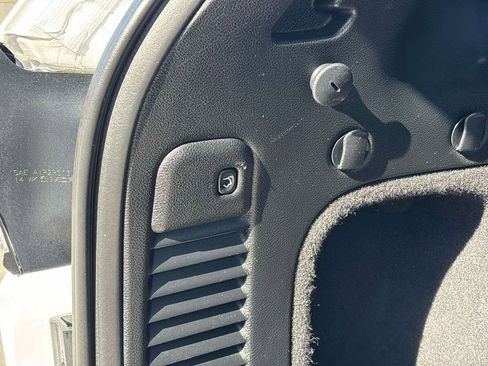 Used 2018 Jeep Grand Cherokee High Altitude AWD/4WD image 16