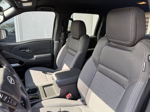 Certified 2023 Nissan Frontier SV w/ Midnight Edition Package image 13