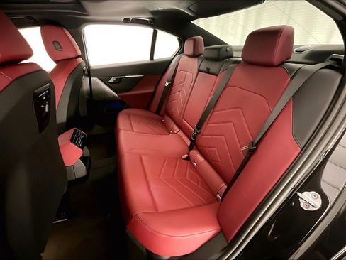 Used 2025 BMW i5 xDrive40 w/ Premium Package image 14