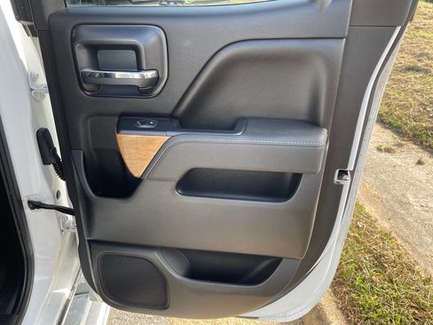 Used 2015 Chevrolet Silverado 1500 LTZ w/ LTZ Plus Package image 23