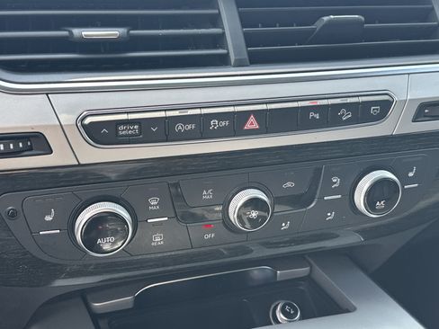 Used 2019 Audi Q7 2.0T Premium w/ Convenience Package AWD/4WD image 27