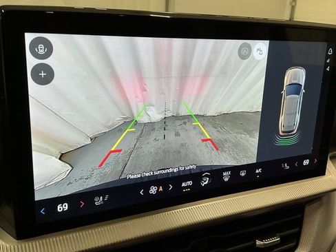 Used 2025 Ford Explorer Active w/ Active Comfort Package image 26