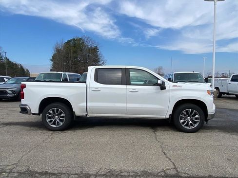 New 2025 Chevrolet Silverado 1500 LT image 2