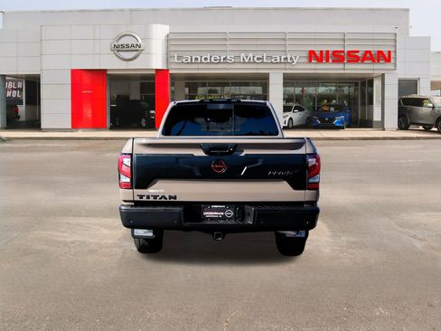 Used 2024 Nissan Titan PRO-4X w/ Off Road Protection Package image 4