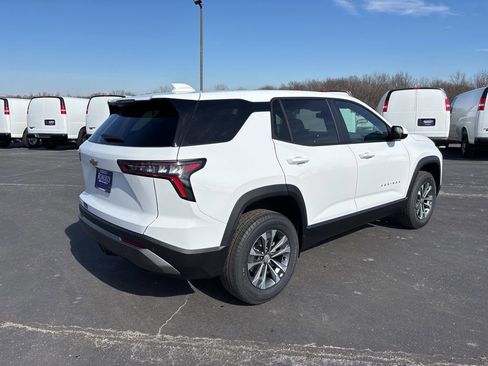 New 2026 Chevrolet Equinox LT image 3