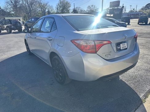 Used 2017 Toyota Corolla LE image 3
