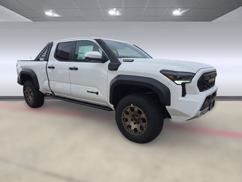 Used 2025 Toyota Tacoma 4x4 Double Cab Hybrid image 5