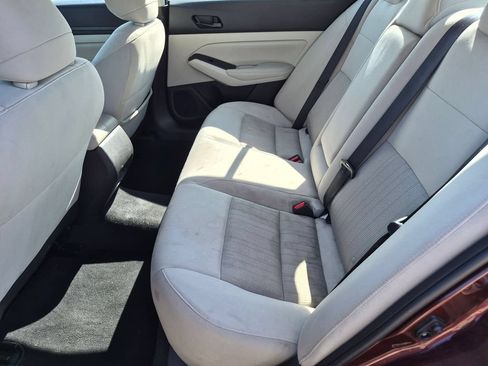 Used 2025 Nissan Altima 2.5 SV FWD image 25