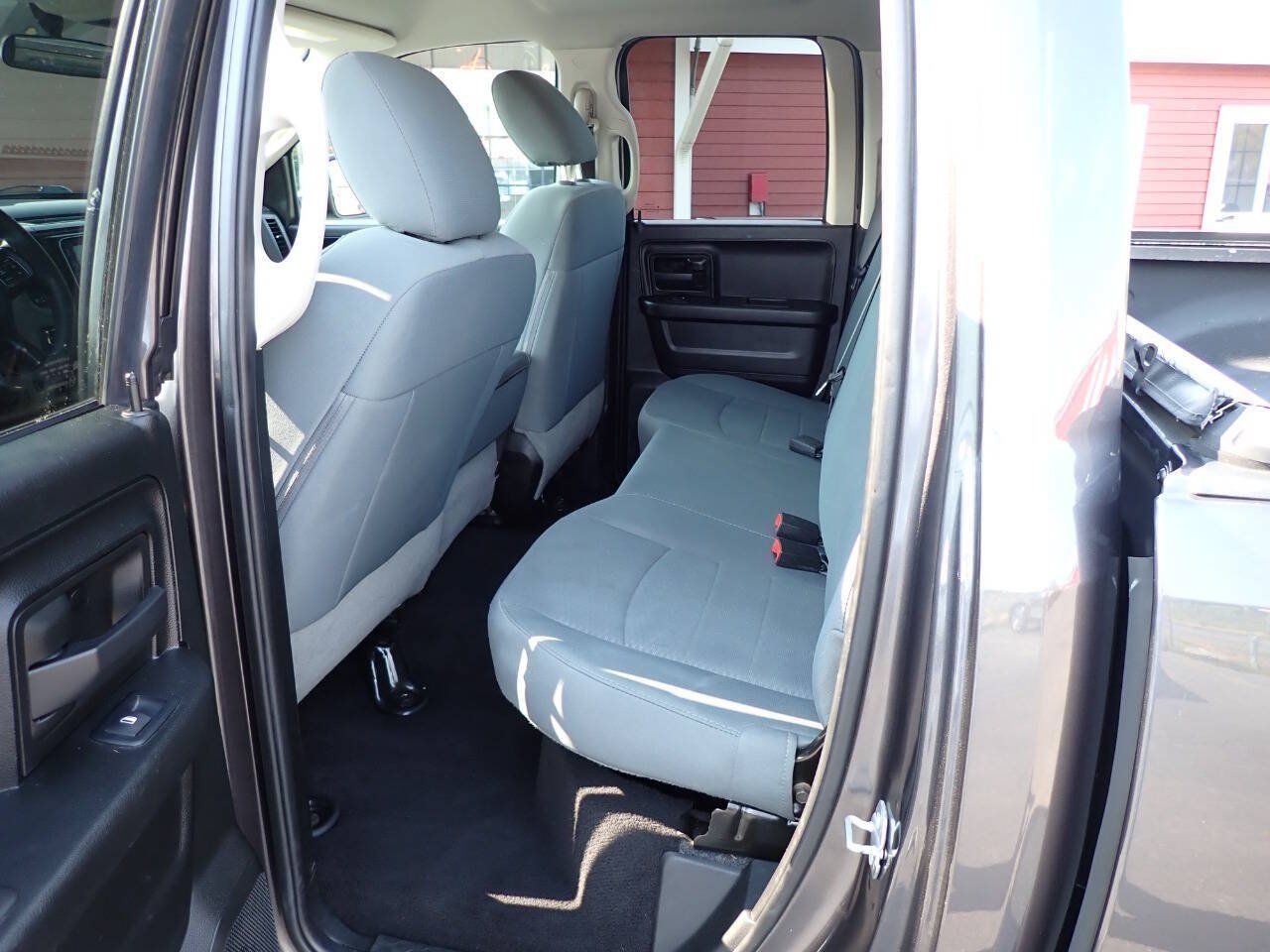 Used 2019 RAM 1500 Express w/ Express Value Package AWD/4WD image 8