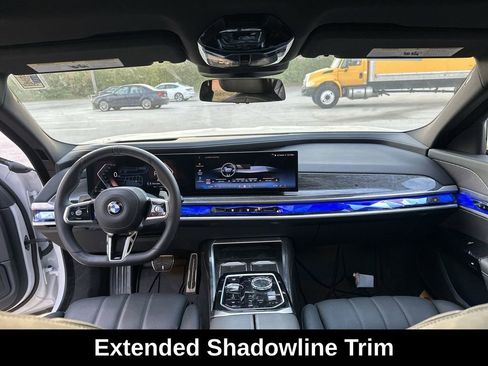 Used 2025 BMW 760i xDrive w/ Executive Package AWD/4WD image 28
