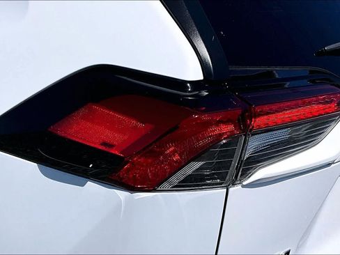 Used 2023 Toyota RAV4 LE AWD/4WD image 56